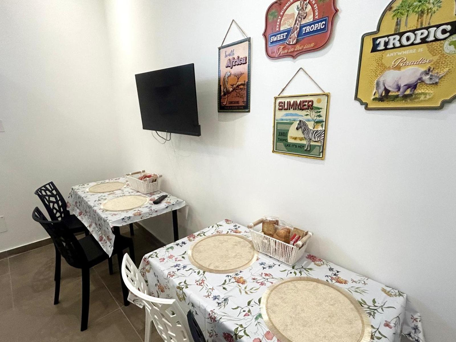 Fly Zone Naples Acomodação com café da manhã Exterior foto